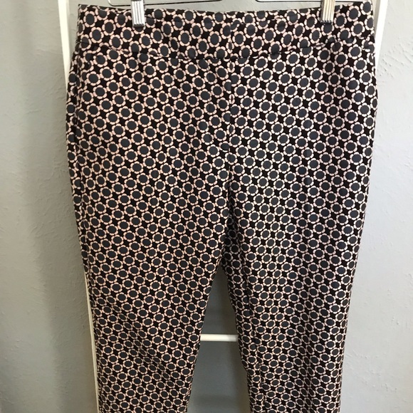 Ann Taylor Pants - Ann Taylor signature floral pants size 4